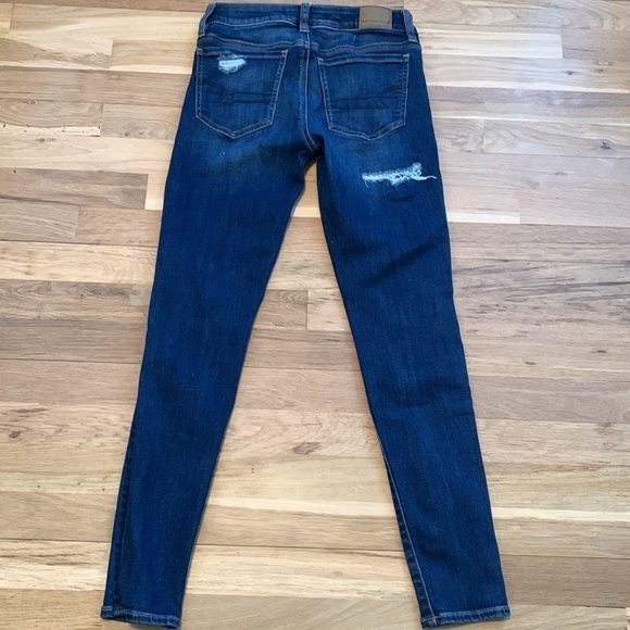 AEO Ne(x)t Level Stretch Dark Wash Distressed Cropped Skinny Jeans Women’s 2R - Picture 14 of 16